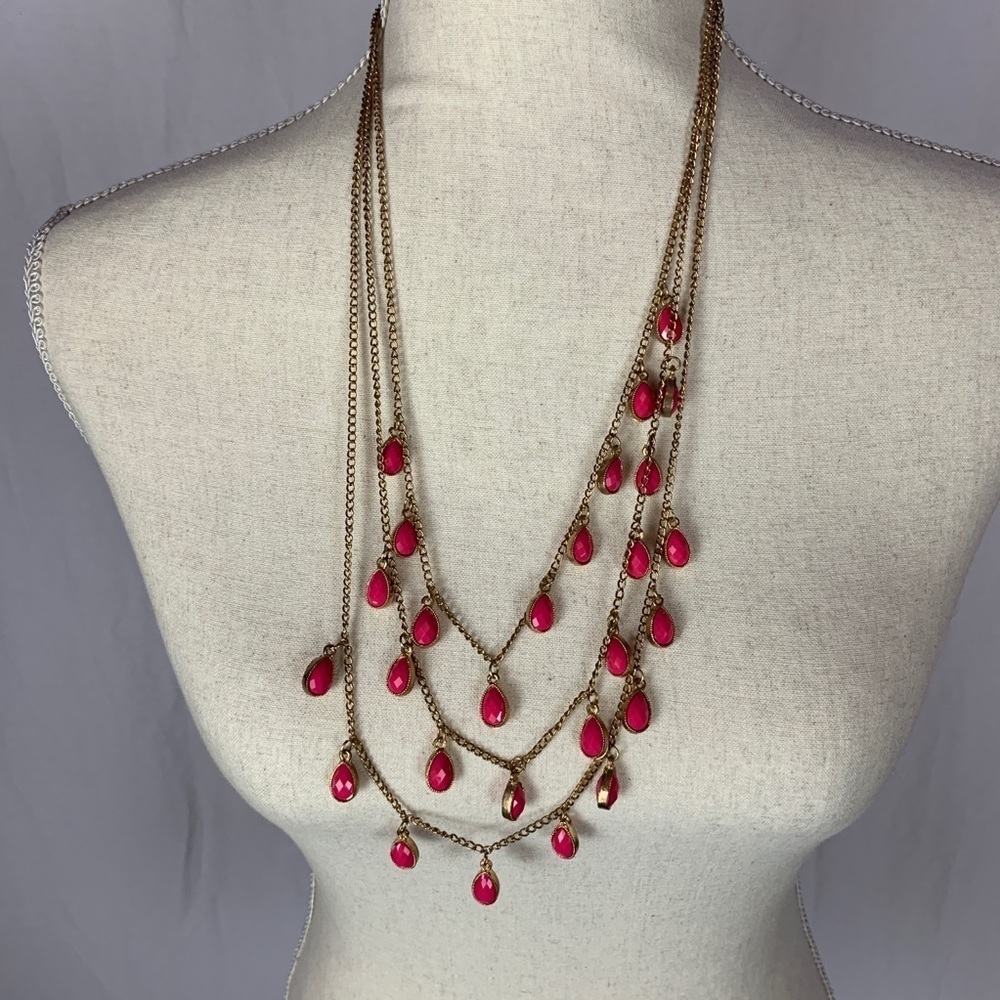 Medium length necklace